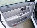 Vibrant White - Taurus SE Sedan Photo No. 32