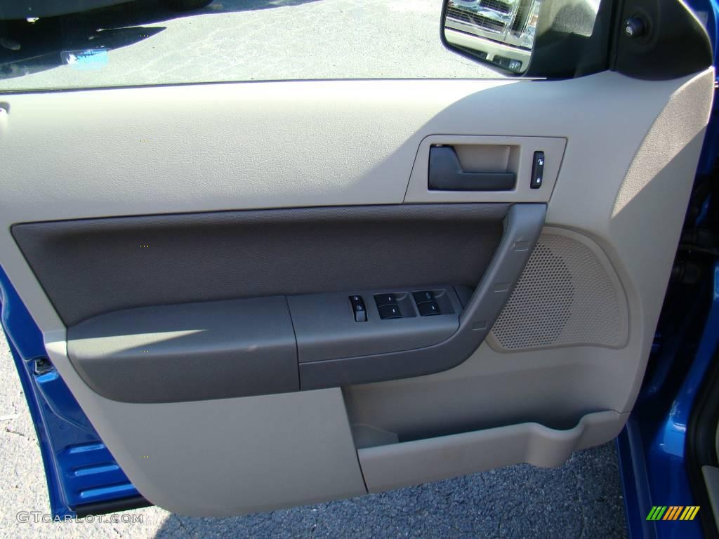 2010 Focus SE Sedan - Blue Flame Metallic / Medium Stone photo #16
