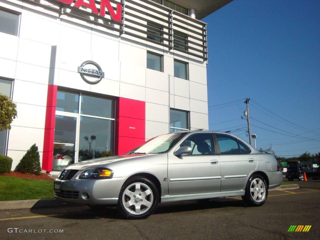 2004 Sentra SE-R - Molten Silver / Charcoal photo #5