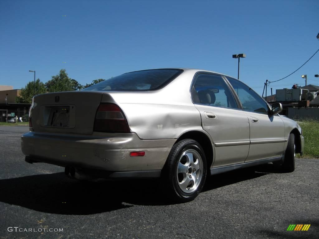 1995 Accord EX Sedan - Cashmere Silver Metallic / Beige photo #8