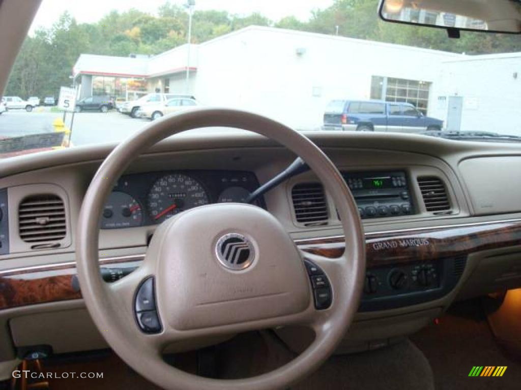 2004 Grand Marquis GS - Gold Ash Metallic / Medium Parchment photo #10