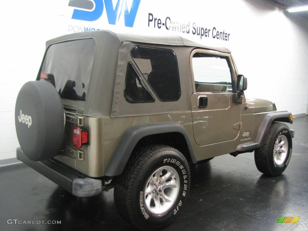 2004 Wrangler X 4x4 - Light Khaki Metallic / Khaki photo #4