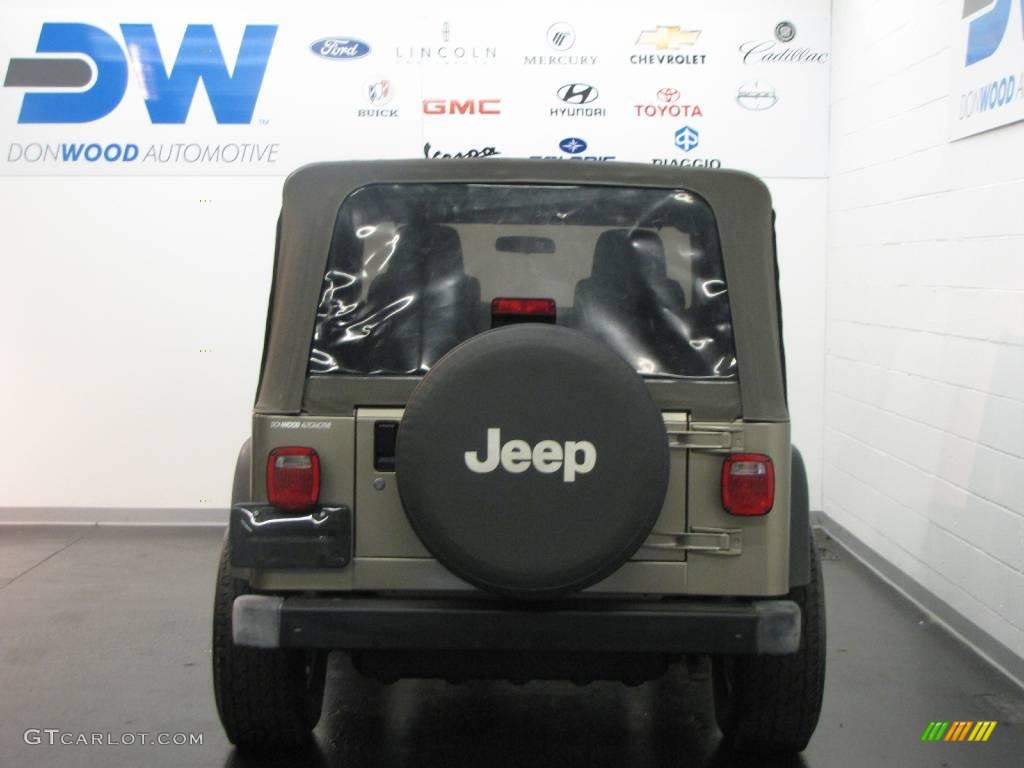 2004 Wrangler X 4x4 - Light Khaki Metallic / Khaki photo #7