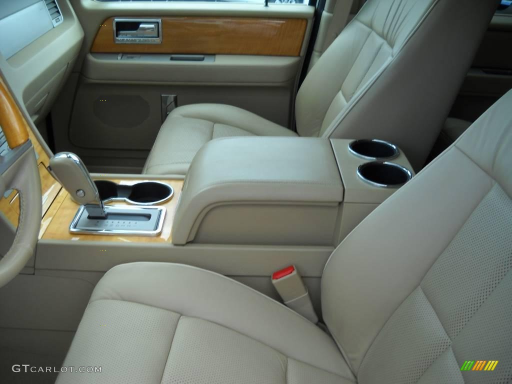2007 Navigator L Luxury 4x4 - White Chocolate Tri-Coat / Stone photo #8