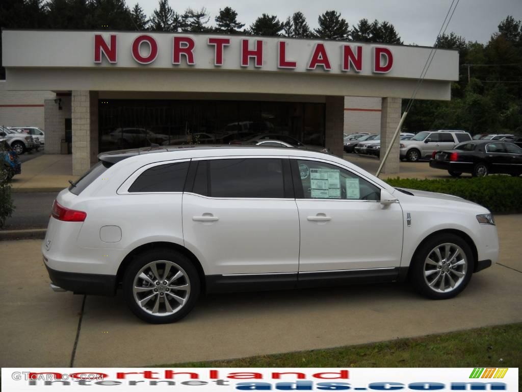 White Platinum Metallic Tri-Coat Lincoln MKT