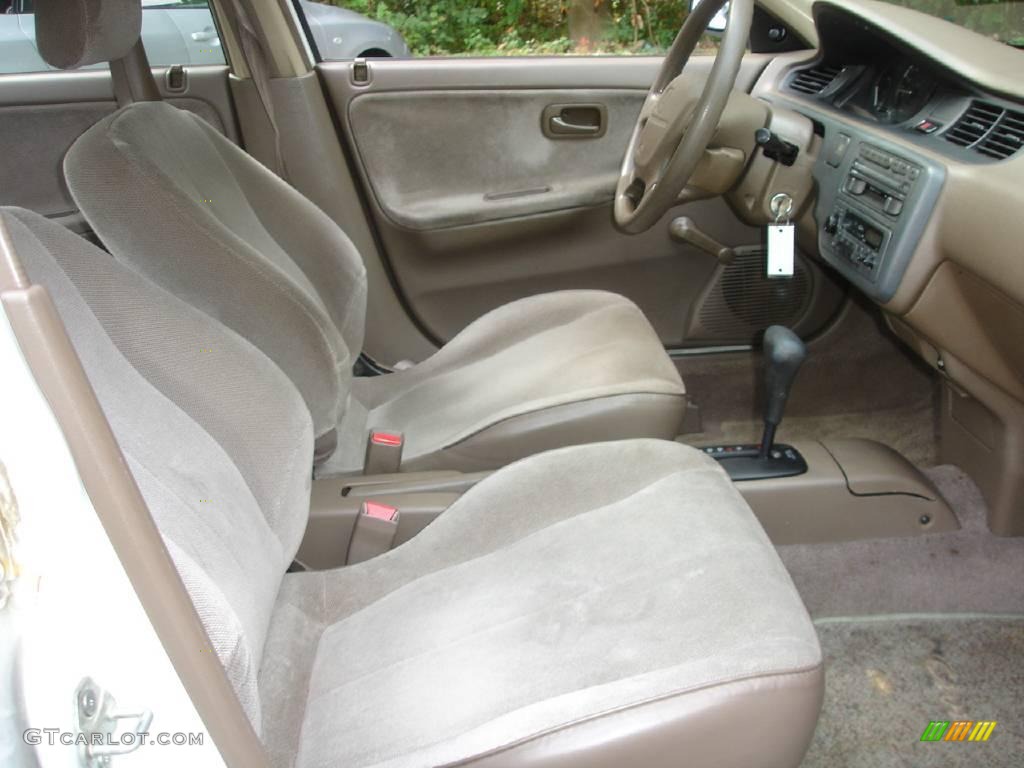 1993 Civic DX Sedan - Frost White / Beige photo #12