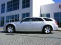 2008 Bright Silver Metallic Dodge Magnum   photo #2