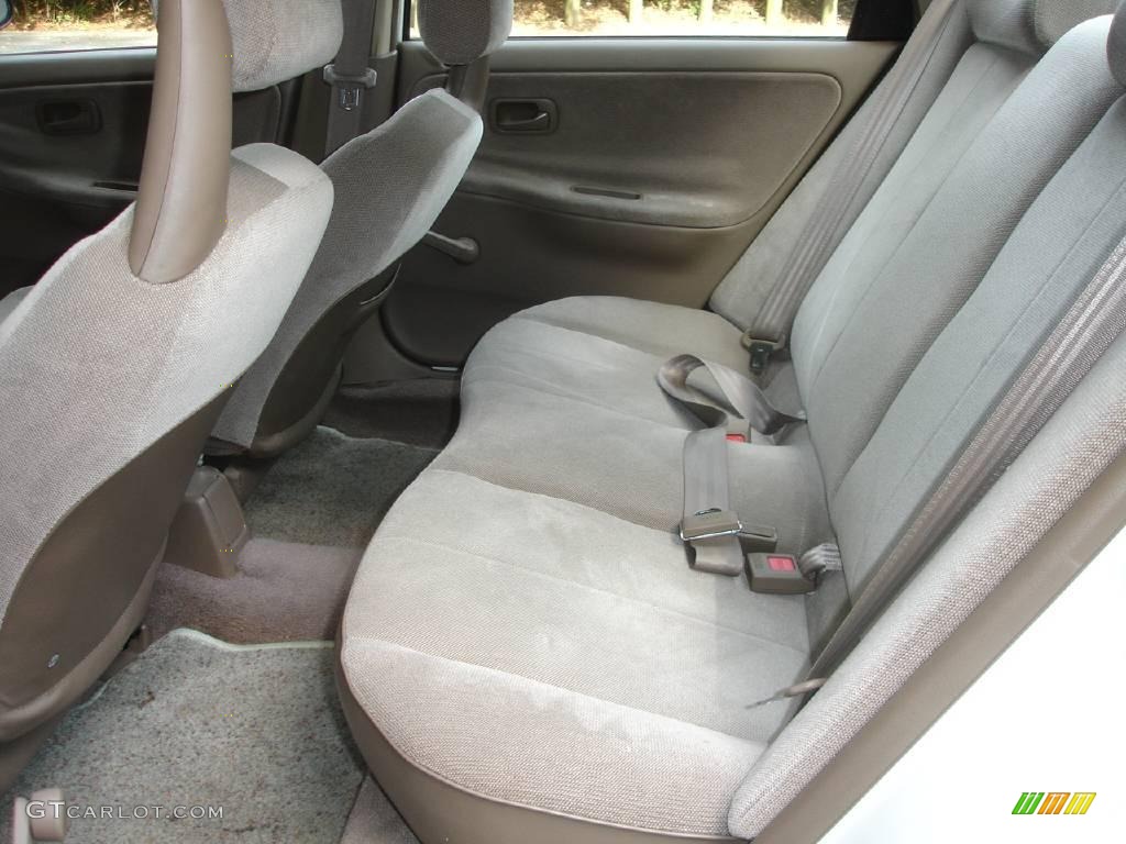 1993 Civic DX Sedan - Frost White / Beige photo #16