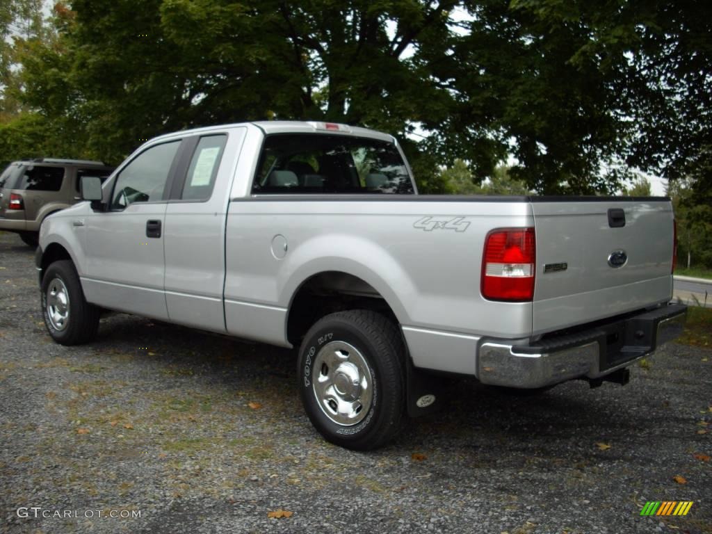2005 F150 XL SuperCab 4x4 - Silver Metallic / Medium Flint Grey photo #4