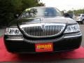 2009 Black Lincoln Town Car Signature Limited  photo #2