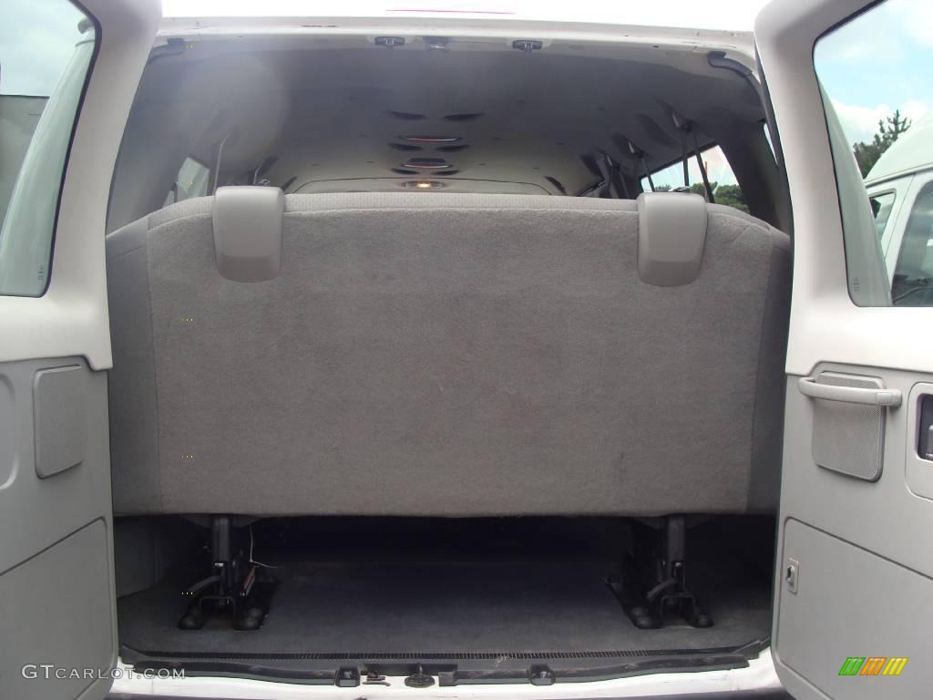 2008 E Series Van E350 Super Duty XLT 15 Passenger - Oxford White / Medium Flint photo #18