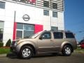 Granite Metallic - Pathfinder SE 4x4 Photo No. 5