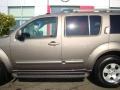 Granite Metallic - Pathfinder SE 4x4 Photo No. 18