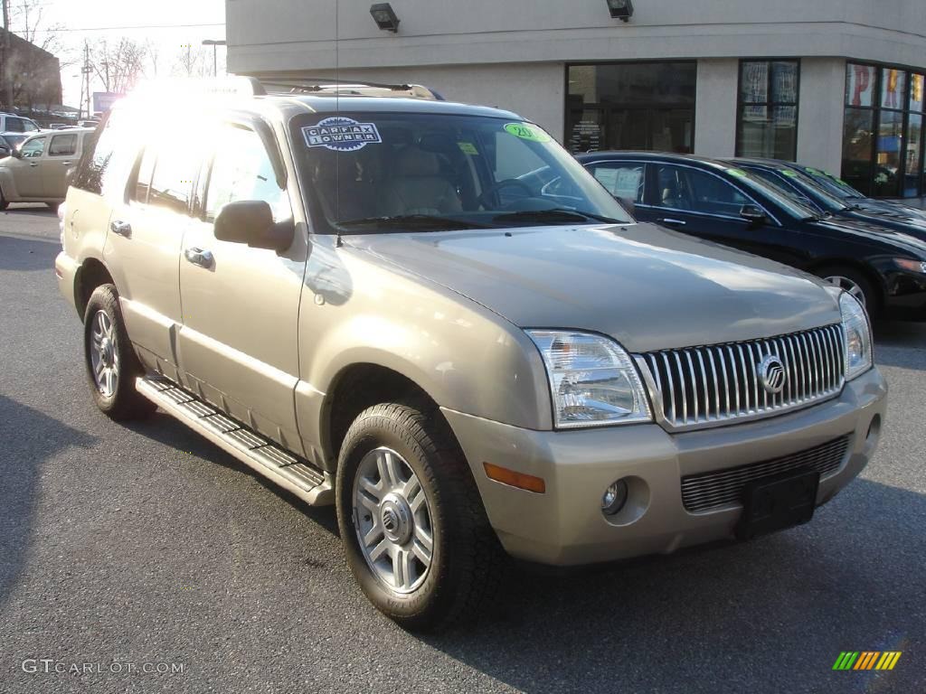 2005 Mountaineer V8 Premier AWD - Light French Silk Metallic / Medium Dark Parchment photo #3