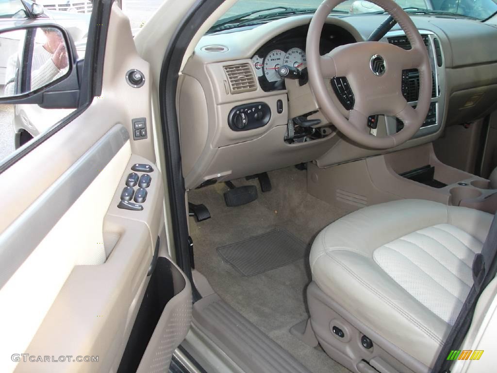 2005 Mountaineer V8 Premier AWD - Light French Silk Metallic / Medium Dark Parchment photo #9