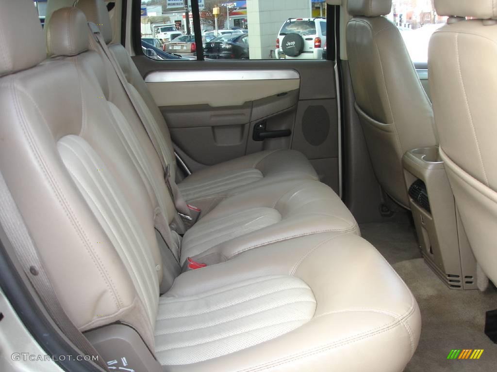 2005 Mountaineer V8 Premier AWD - Light French Silk Metallic / Medium Dark Parchment photo #14
