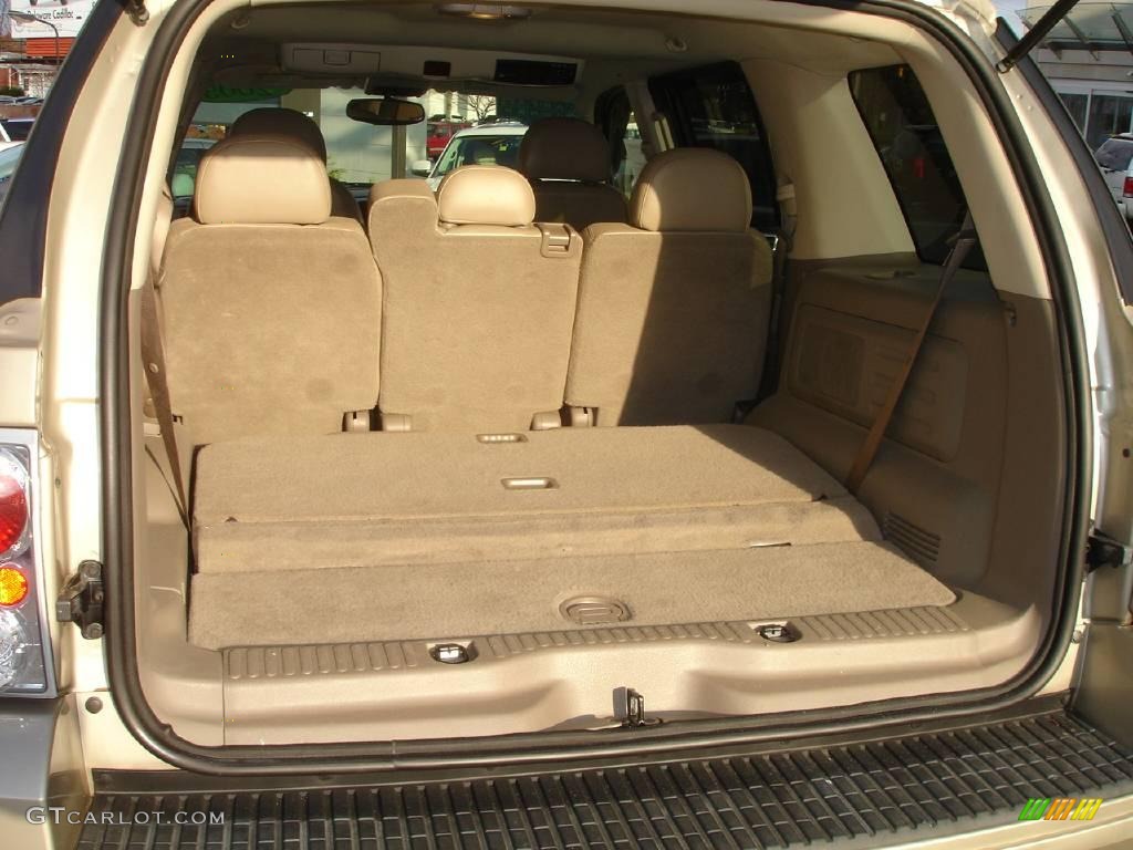 2005 Mountaineer V8 Premier AWD - Light French Silk Metallic / Medium Dark Parchment photo #18