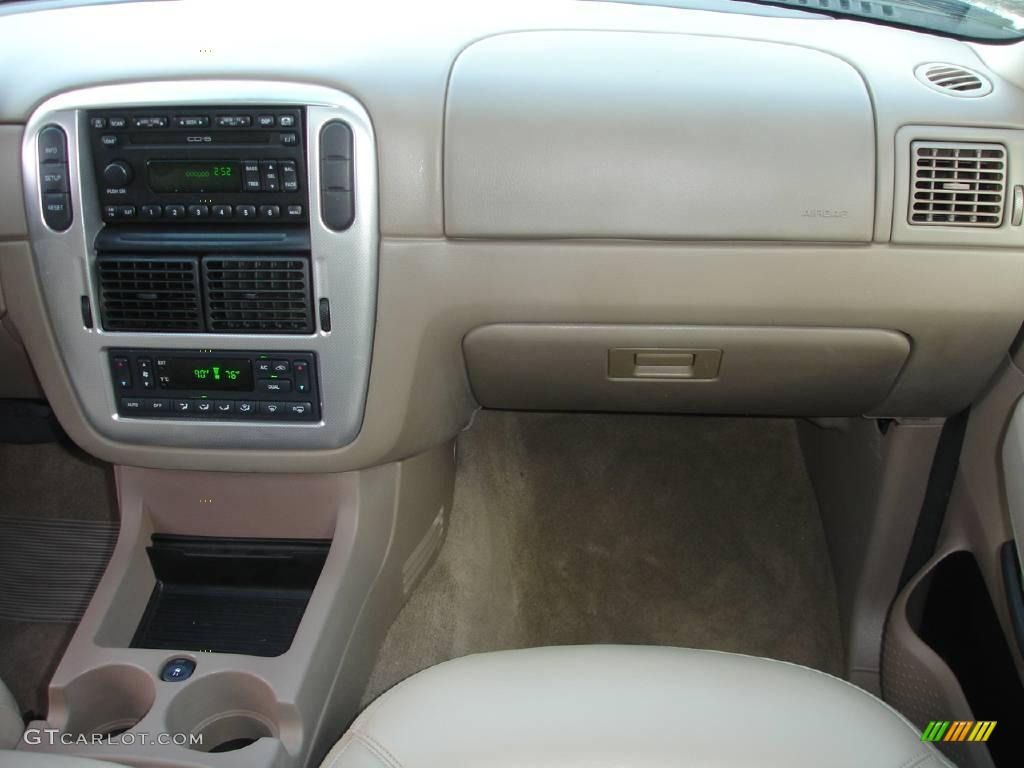 2005 Mountaineer V8 Premier AWD - Light French Silk Metallic / Medium Dark Parchment photo #26