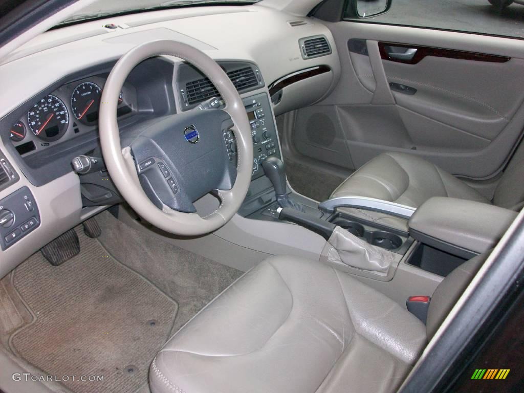 2003 XC70 AWD - Black / Beige/Light Sand photo #10