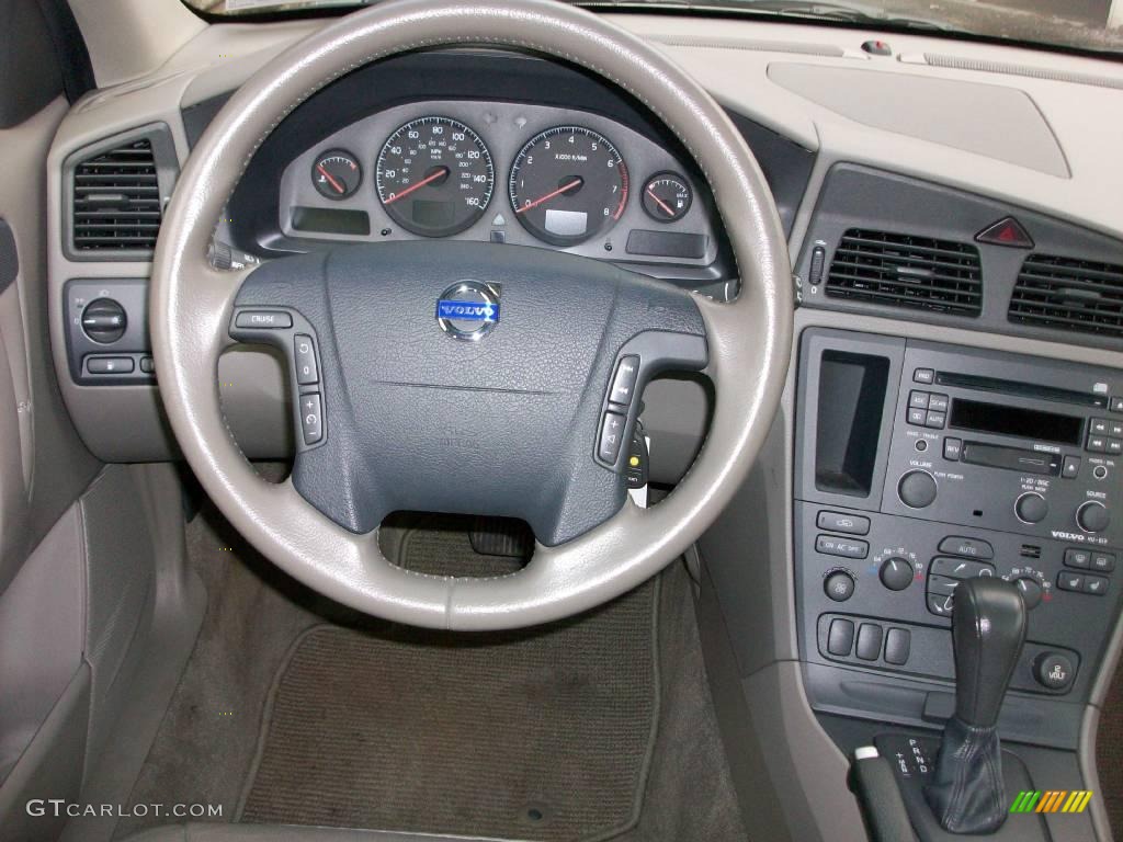 2003 XC70 AWD - Black / Beige/Light Sand photo #12