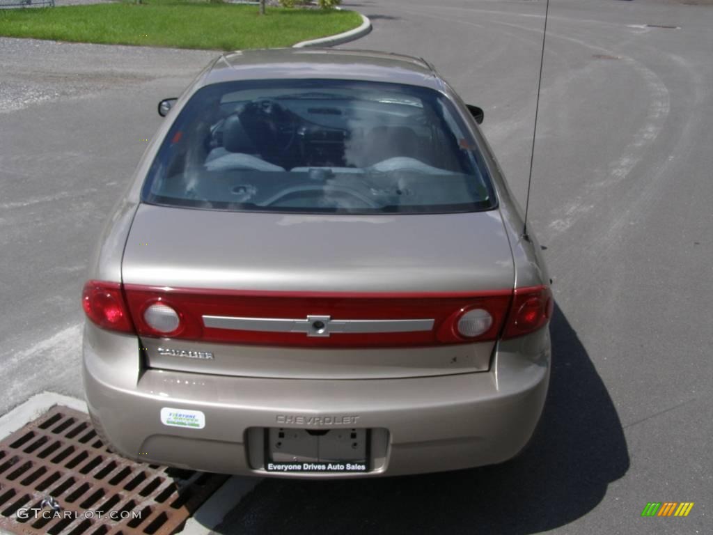 2003 Cavalier Sedan - Sandrift Metallic / Graphite Gray photo #10