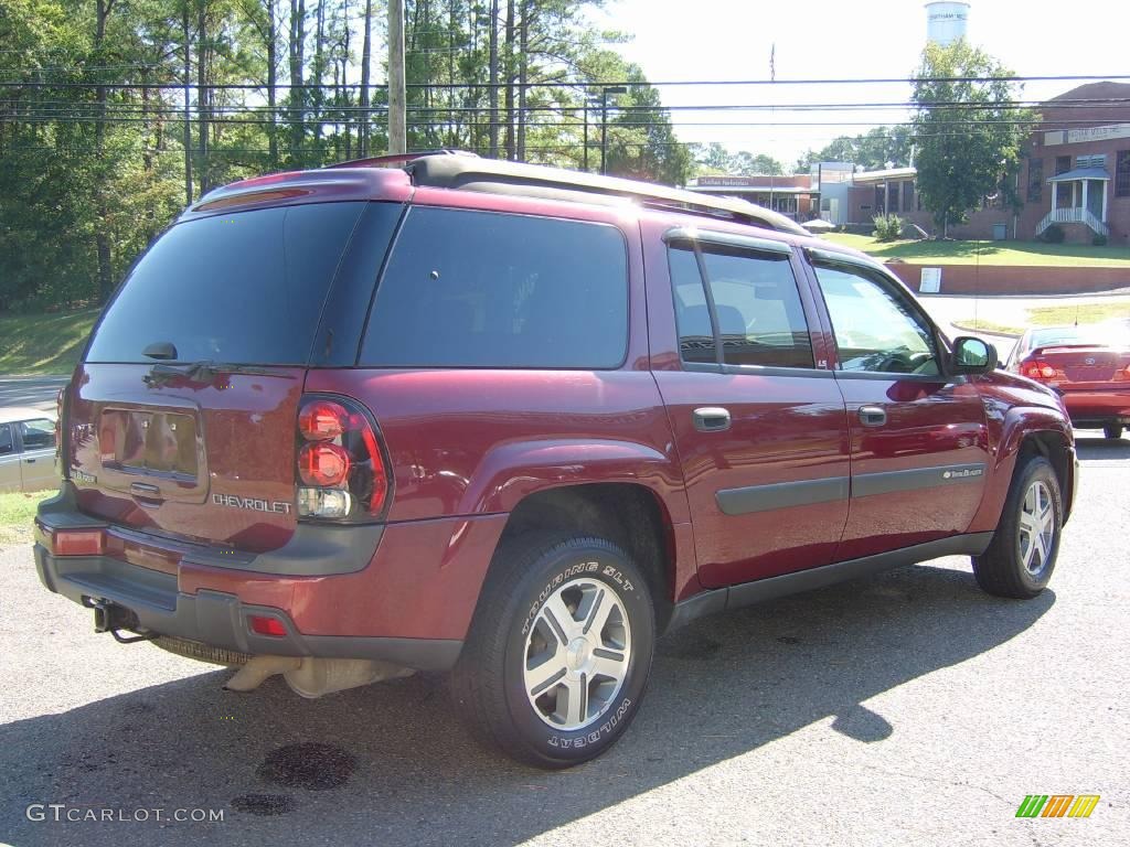 2004 TrailBlazer EXT LS 4x4 - Majestic Red Metallic / Pewter photo #6