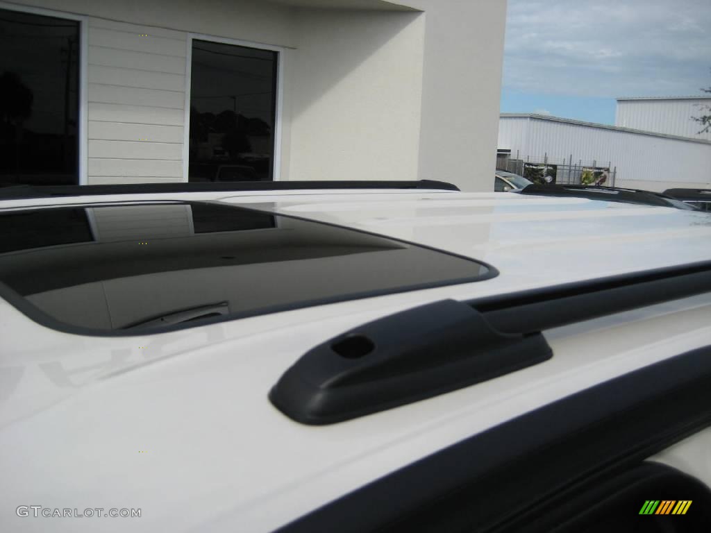 2009 Avalanche LTZ - White Diamond Tricoat / Light Cashmere photo #13