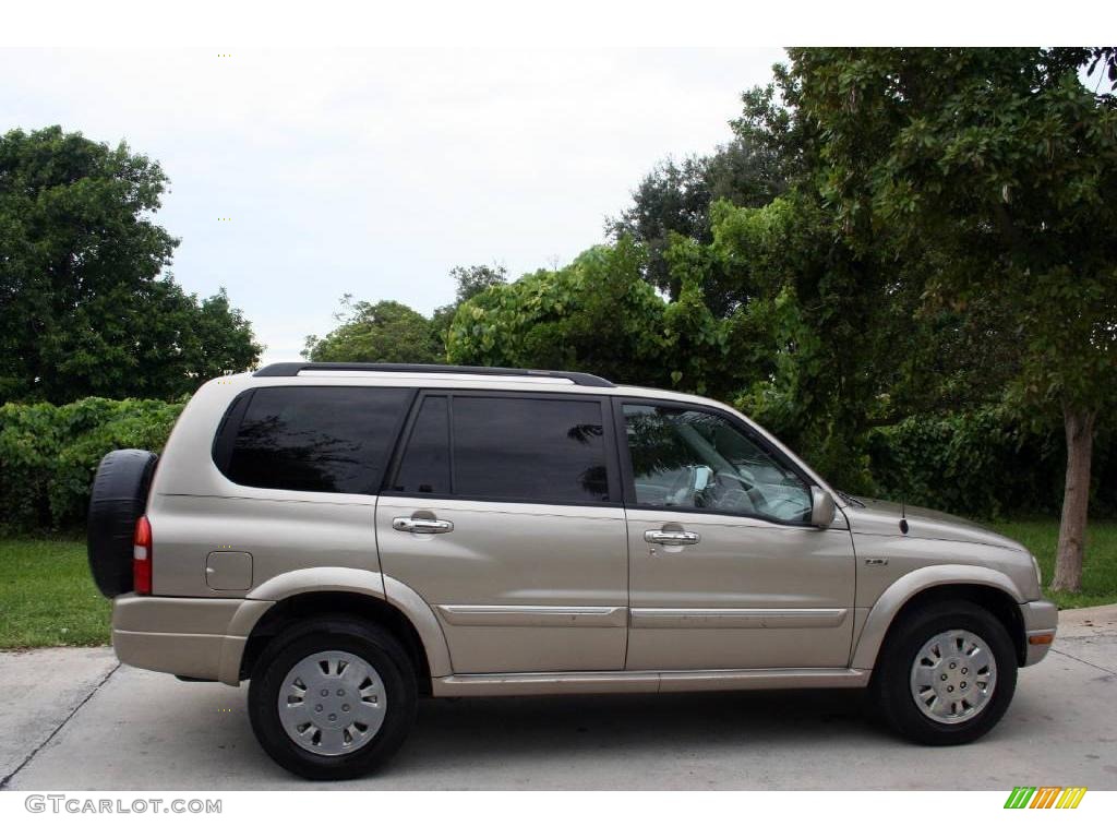 2002 XL7 Plus 4x4 - Cool Beige Metallic / Gray photo #15