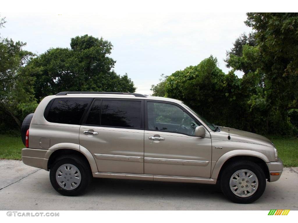 2002 XL7 Plus 4x4 - Cool Beige Metallic / Gray photo #16