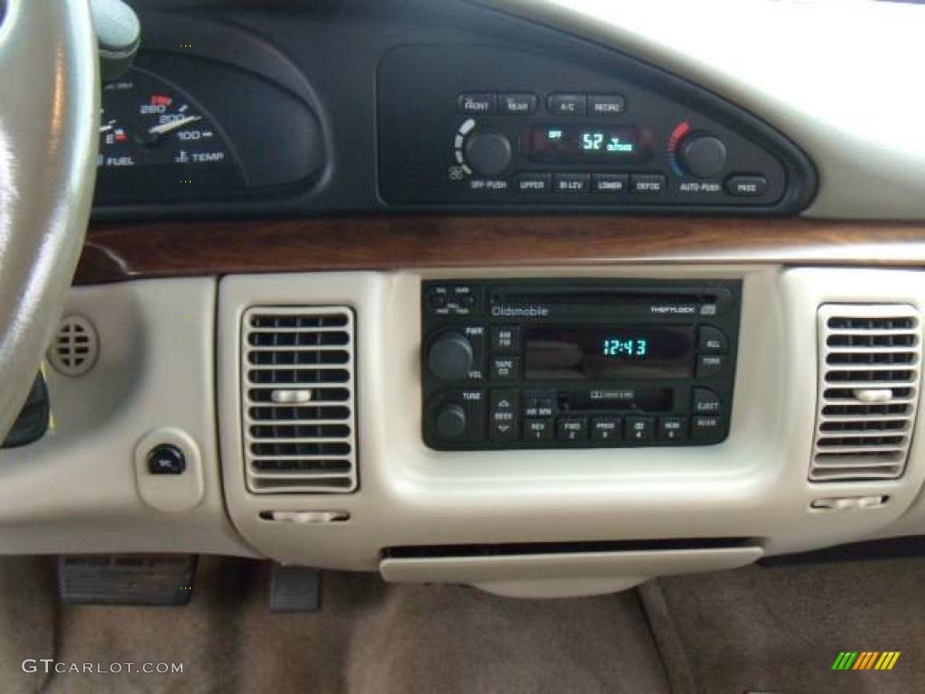 1997 Regency Sedan - Medium Dark Teal Metallic / Light Beige photo #15