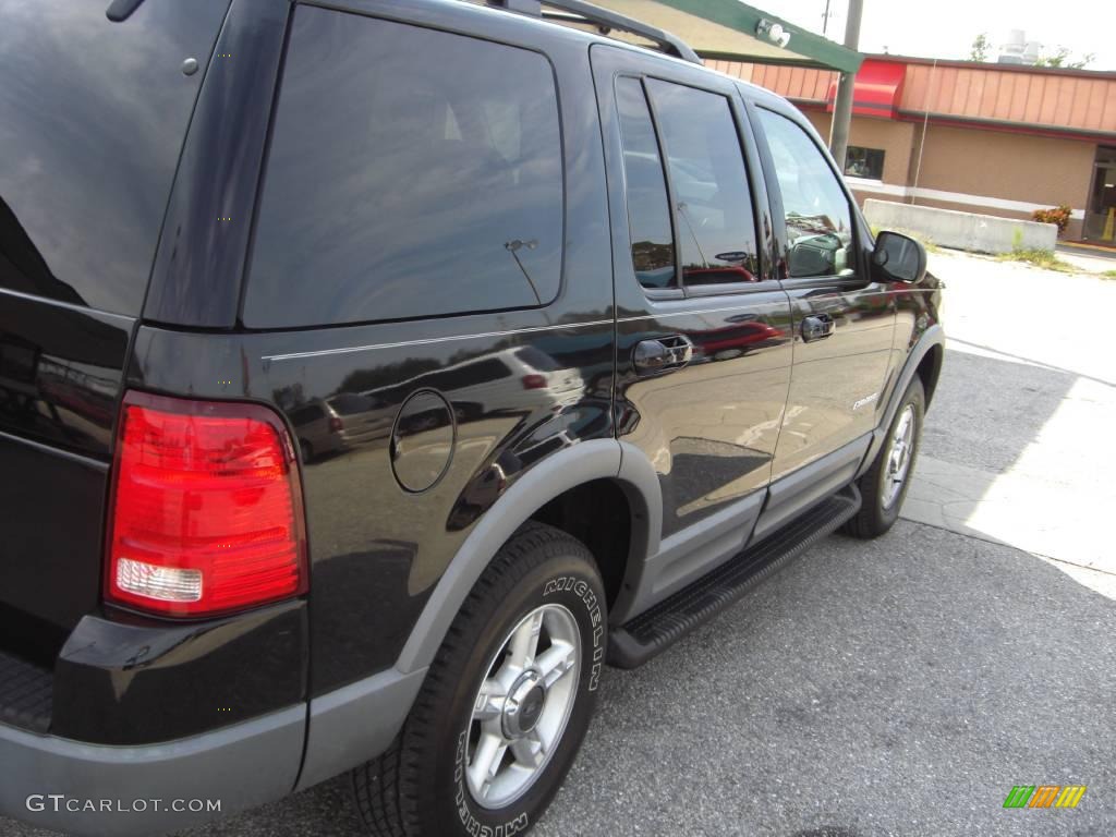 2002 Explorer XLT 4x4 - Black Clearcoat / Medium Parchment photo #5