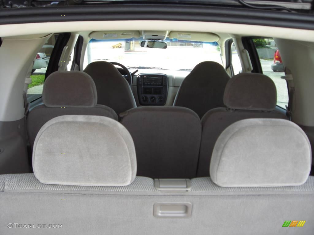 2002 Explorer XLT 4x4 - Black Clearcoat / Medium Parchment photo #17