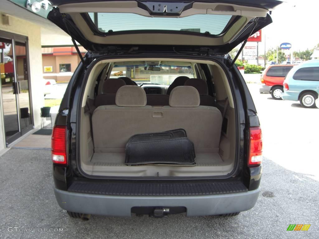 2002 Explorer XLT 4x4 - Black Clearcoat / Medium Parchment photo #18