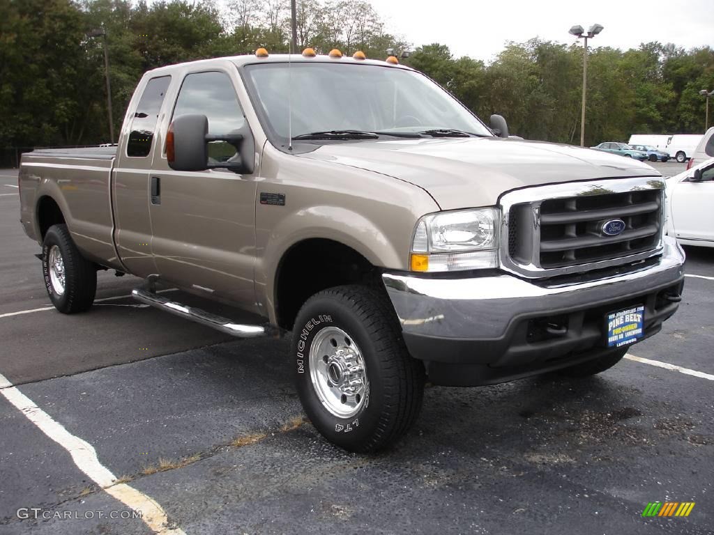 2004 F250 Super Duty XLT SuperCab 4x4 - Arizona Beige Metallic / Medium Parchment photo #2