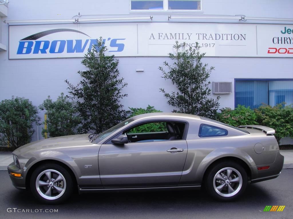 2005 Mustang GT Premium Coupe - Mineral Grey Metallic / Dark Charcoal photo #3