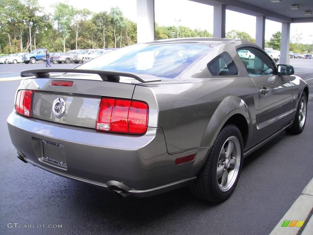 2005 Mustang GT Premium Coupe - Mineral Grey Metallic / Dark Charcoal photo #6