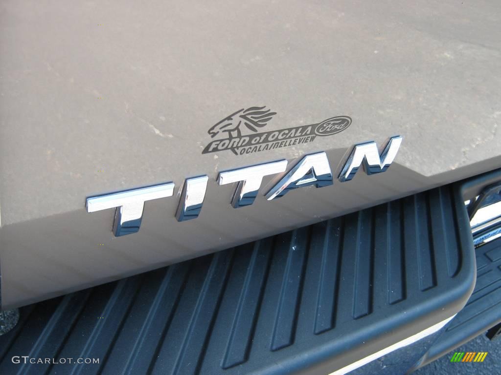 2008 Titan SE Crew Cab - Desert Stone / Almond photo #10
