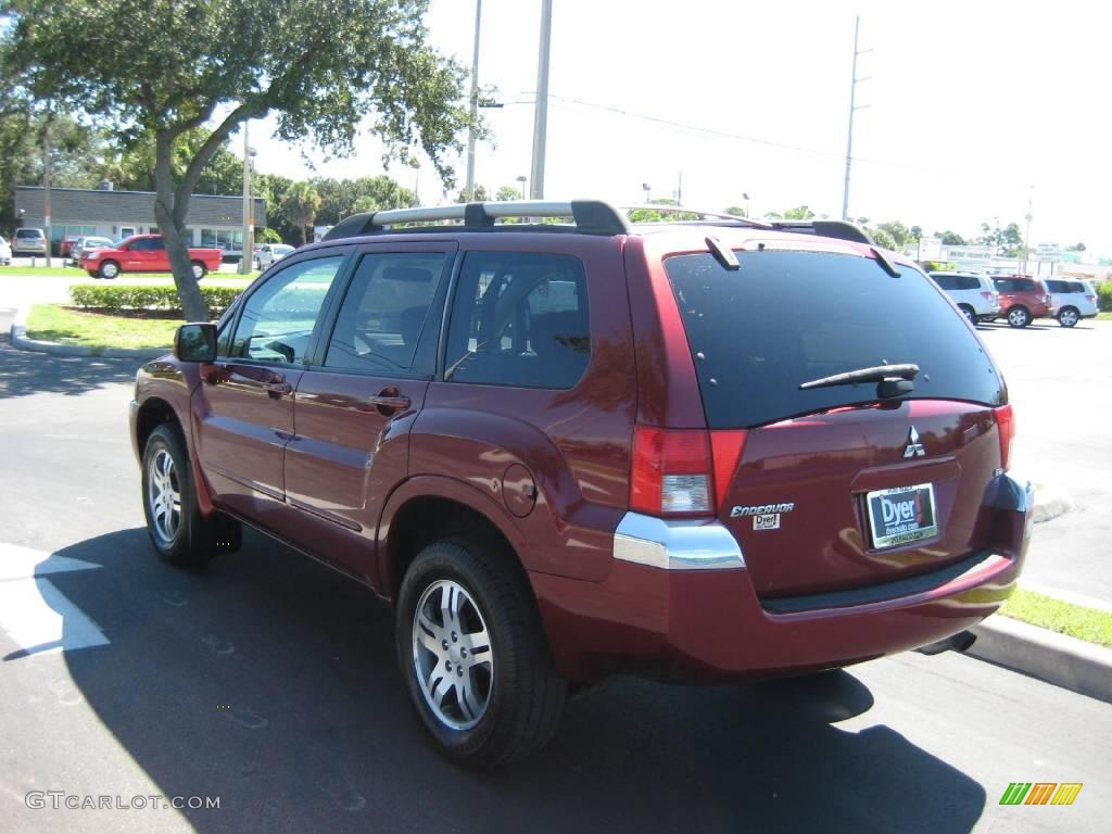 2004 Endeavor XLS AWD - Ultra Red Pearl / Charcoal Gray photo #4
