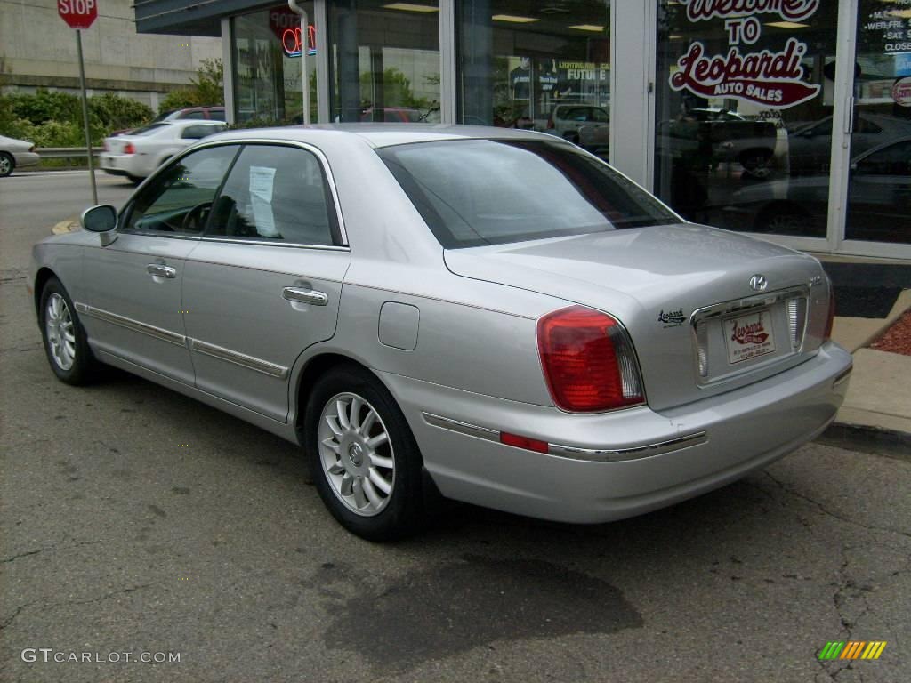 2004 XG350 L Sedan - Titanium / Black photo #3