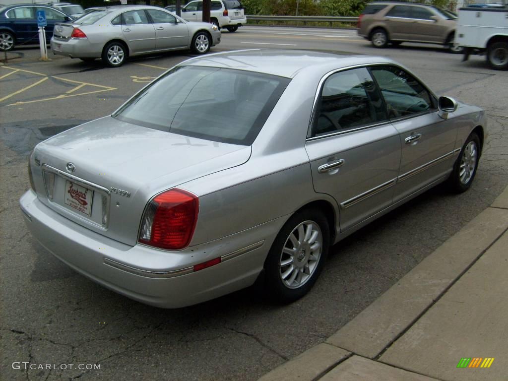 2004 XG350 L Sedan - Titanium / Black photo #4