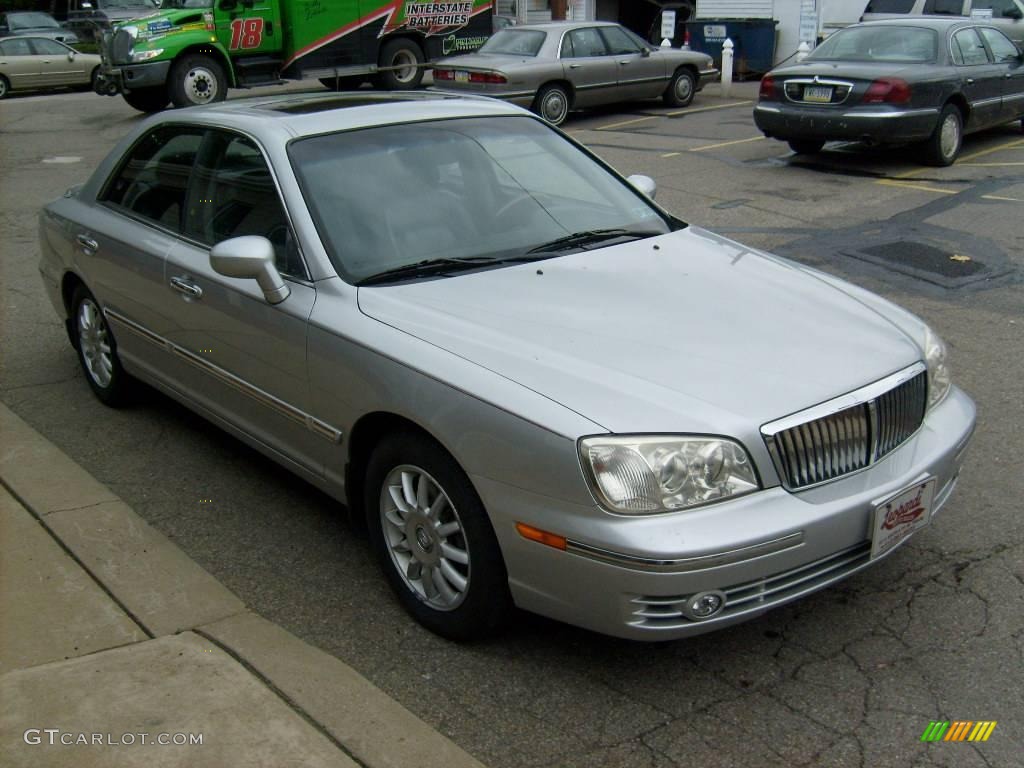 2004 XG350 L Sedan - Titanium / Black photo #5