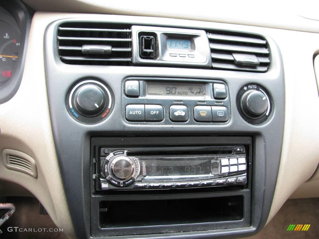 1998 Accord EX V6 Coupe - Taffeta White / Ivory photo #17