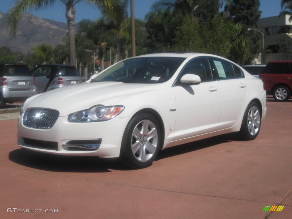 2010 XF Sport Sedan - Porcelain White / Barley photo #1