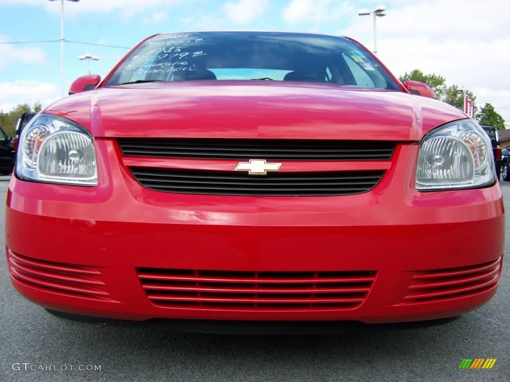2009 Cobalt LT Sedan - Victory Red / Ebony photo #2