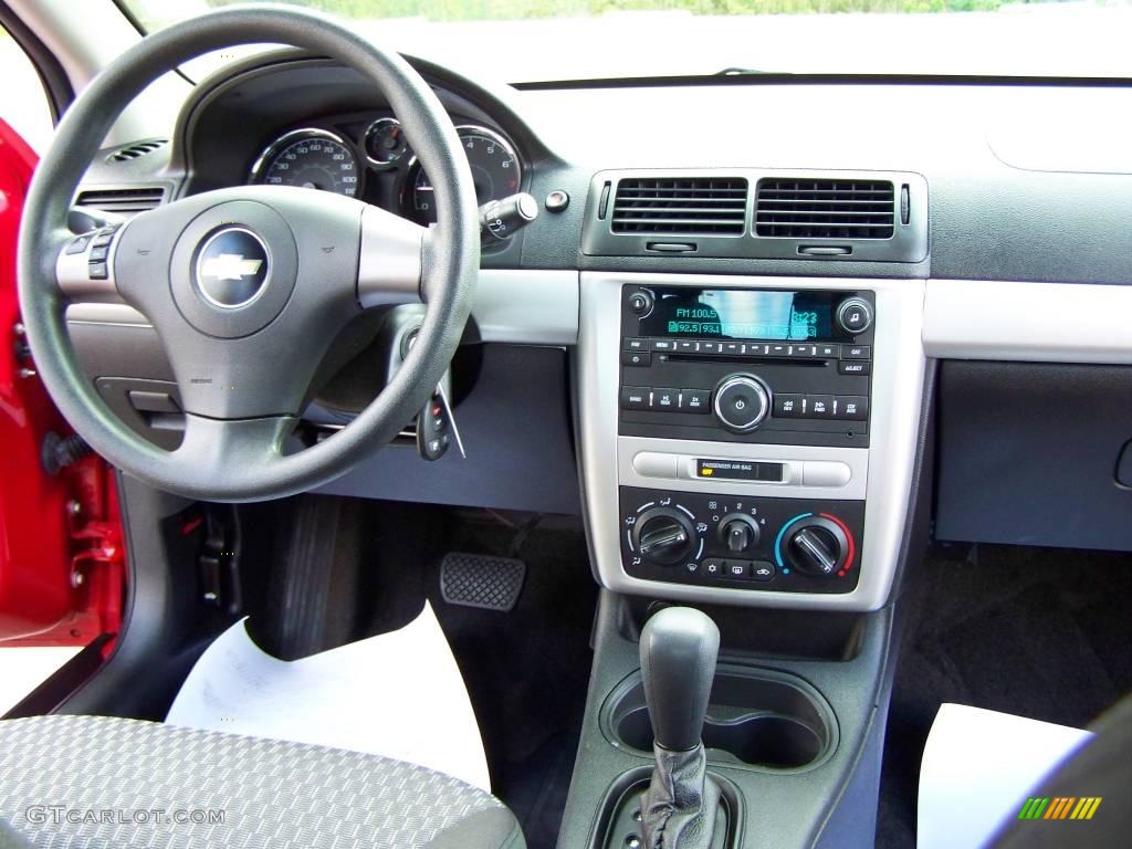 2009 Cobalt LT Sedan - Victory Red / Ebony photo #11