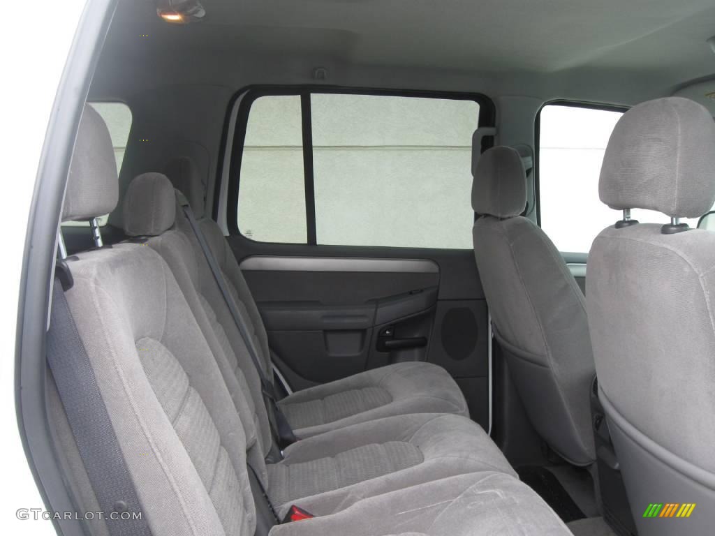 2004 Explorer XLT 4x4 - Oxford White / Graphite photo #6