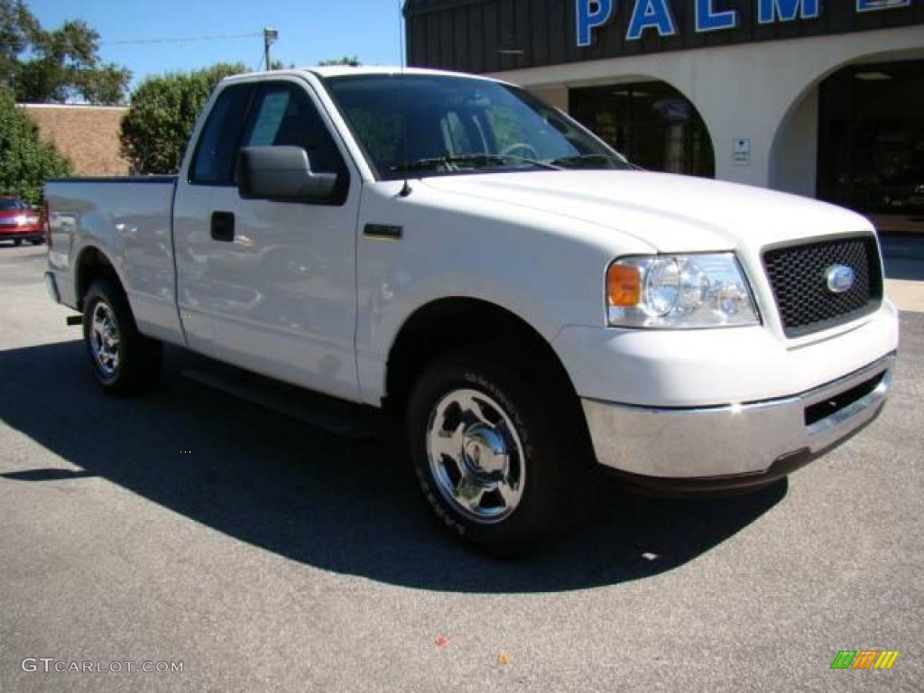 2006 F150 XLT Regular Cab - Oxford White / Medium/Dark Flint photo #2
