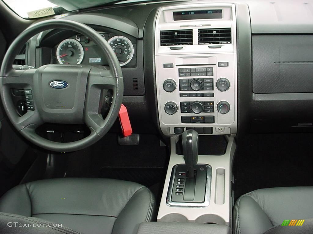 2008 Escape XLT V6 - Black / Charcoal photo #14