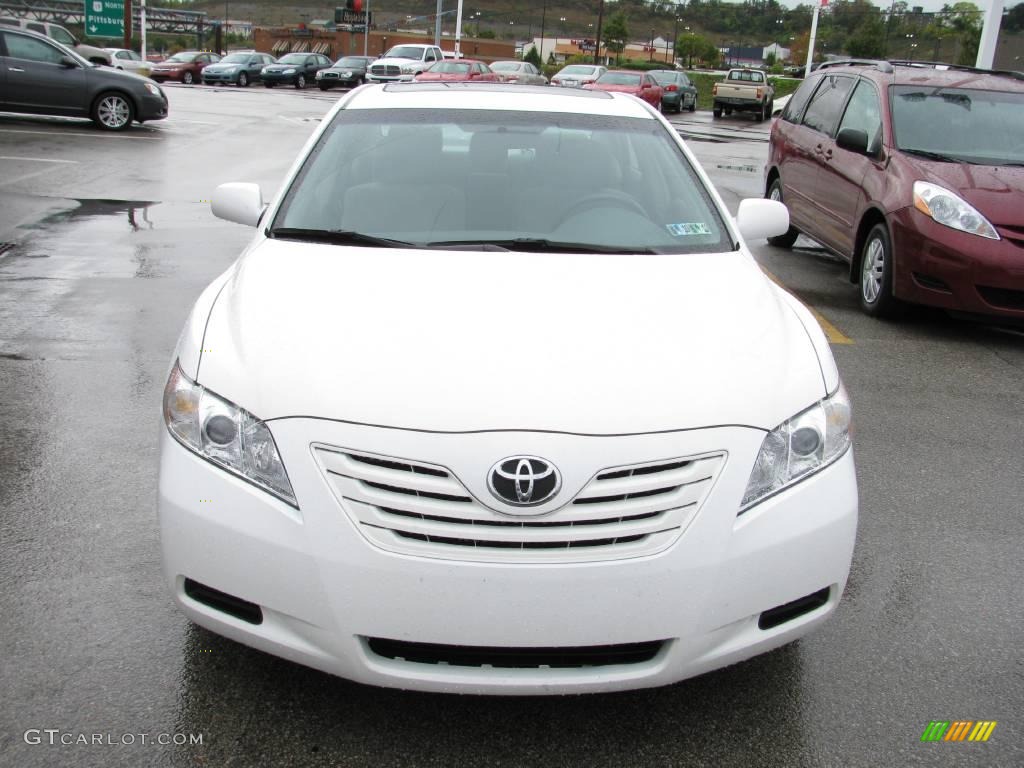 2008 Camry LE - Super White / Ash photo #9