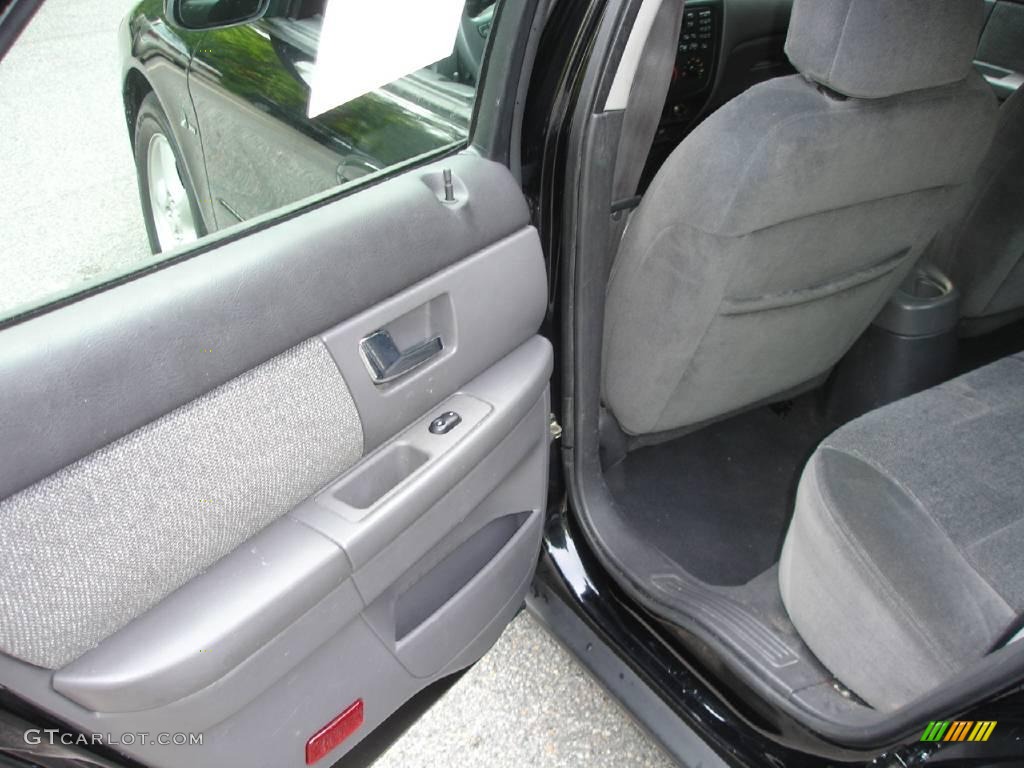 2000 Taurus SE - Black / Medium Graphite photo #15